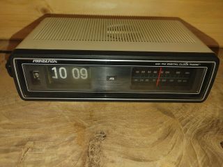 Vintage Soundesign Flip Clock Alarm Radio Am Fm Model 3453