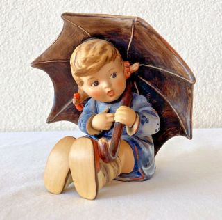 Hummel Goebel Umbrella Girl 152/0 B 1957 82 Vintage West Germany Figurine 4 3/4 "