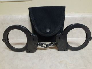 Vintage Police Smith And Wesson Hancuffs W/ Case / Made In Usa / No Key