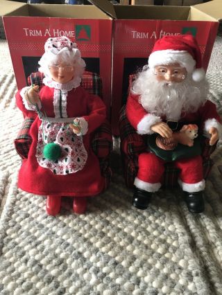 Vintage Trim A Home Animated/musical Mrs Santa Claus 11.  5 " & Santa With A Dog
