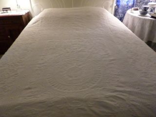 Vintage Bates Queen Elizabeth Cotton Matelasse White Bedspread 72 X 105