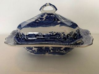 Vintage Buffalo Pottery Semi - Vitreous Blue Willow Covered Vegetable Dish