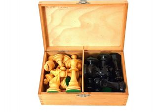 Vintage Carved Wood Chess Set In Wood Box,  Holder Italy? France? 4 " King