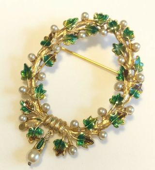 Vintage Mma Christmas Brooch Wreath Enamel Gold Tone Faux Seed Pearls Delicate