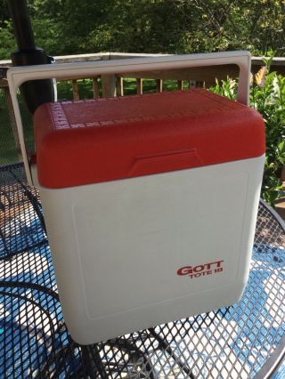 Vintage Gott Tote 18 Personal Cooler Red White Ice Chest Model 1818