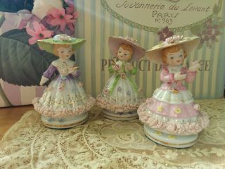 3 Vintage Porcelain Figurines Ladies W/hats Set Of 3 Soft Colors By Nepco Japan