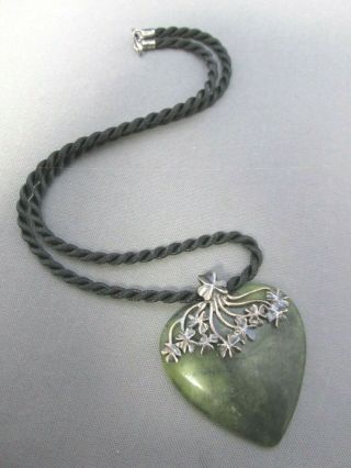 Vintage Ireland Sterling Shamrock Green Carved Marble Heart Nylon Rope Necklace