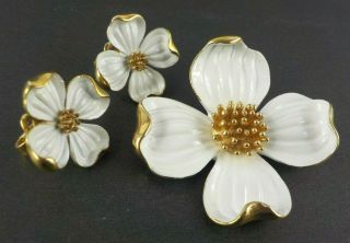 Vintage Trifari Crown White Enamel Flower Brooch Pin And Clip On Earrings Set
