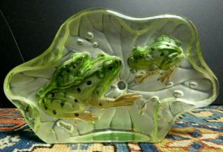 Vintage Art Glass Frosted Green Frog Lilly Pad Pictorial Paperweight Wow