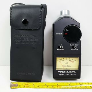 Realistic 33 - 2050 Radio Shack Sound Level Meter Analog Vintage w/ Pouch, 2