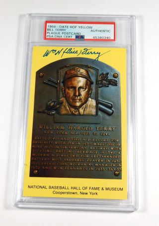 Bill Terry Signed Yellow Hall Of Fame Plaque Postcard Psa/dna Auto Slabbed
