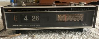 Vintage Soundesign Flip Alarm Clock Am Fm Radio Model 3483