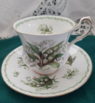 Vintage Queens cup & Saucer Lily of the Valley fine Bone China Made in England. 2