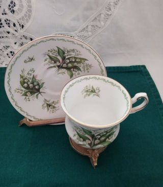 Vintage Queens cup & Saucer Lily of the Valley fine Bone China Made in England. 3