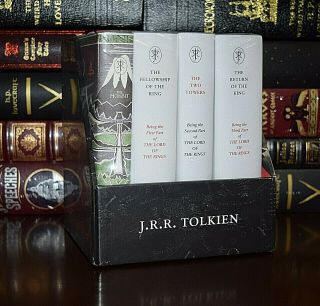 Hobbit Lord Of The Rings Middle - Earth Treasury By Tolkien Box Hardcover Gift