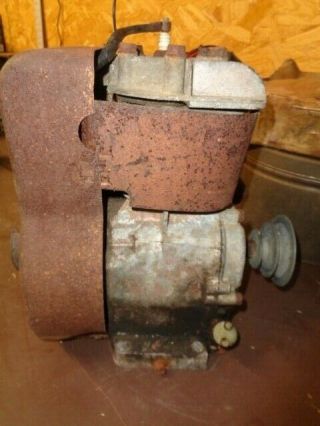 Vintage Briggs & Stratton Engine / Motor. 3