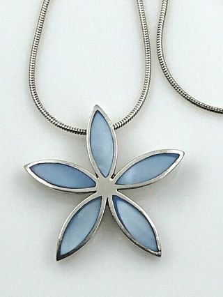 Vintage.  925 Sterling Silver & Blue Mother Of Pearl Flower Pendant Necklace 16 "