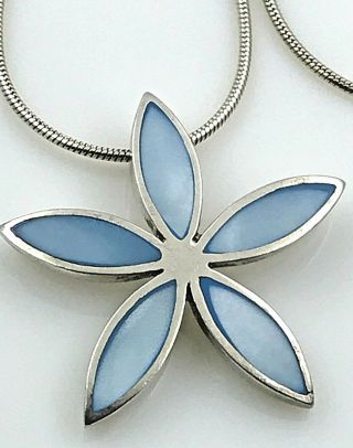 Vintage.  925 Sterling Silver & Blue Mother of Pearl Flower Pendant Necklace 16 