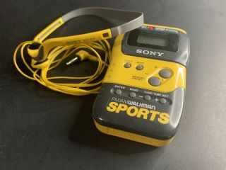 Vintage Sony Mdr - W14 In - Ear Headphones And Srf - M70 Fm/am Walkman Sport -