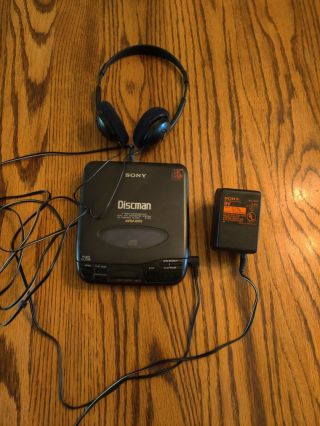 Vintage Sony Discman D - 33 Mega Bass Cd Compact Player W/sony 9v Ac Power Adapter