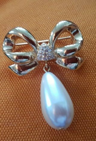 Vintage Signed Wd Jewellery Elizabeth Taylor White Diamonds Baroque Pearl Brooch