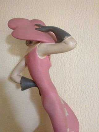 VINTAGE ART DECO PLASTER LADY in PINK & GREY OUTFIT 3