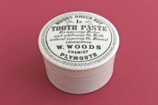 Vintage W.  Woods Plymouth Devon 1s Areca Nut Tooth Paste Potlid Pot Lid,  Base