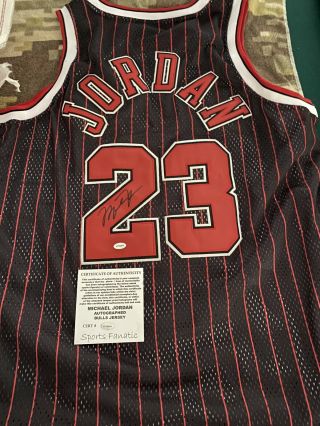 Chicago Bulls Michael Jordan Signed Nike Pinstripe Jersey