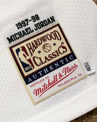 Authentic Michael Jordan Mitchell Ness 1997 - 98 Chicago Bulls Jersey Size XL (48) 3