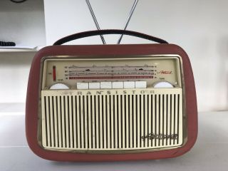 Akkord Pinguin U62 De Luxe Transistor Radio Vintage For Parts/restoration