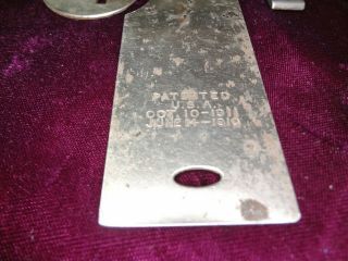 Vintage - Singer Sewing Machine Model 127 - Throat Plates and Feed Dog 2