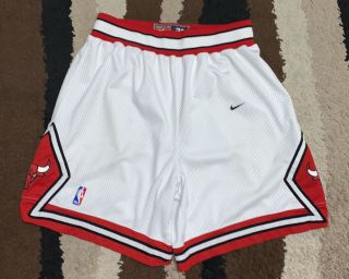 Authentic Vintage 90s Nike Chicago Bulls Shorts Size 38