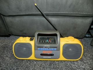 Vintage Sony Sports Mega Bass Am/fm Cassette Boom Box In Yellow Cfs - 914