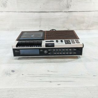 Vintage Ge 7 - 4956b Am - Fm Cassette Tape Player Alarm Clock Radio Wood Grain