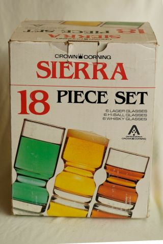 Vintage 1970s Retro Crown Corning Complete 18 - Piece Set Of Glasses - Box