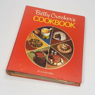 Vintage 1978 Betty Crocker Red Pie 5 Ring Binder Cook Book Cookbook Golden Press