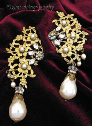 Vintage Victorian Style Gold Floral Rhinestone Baroque Pearl Dangle Earrings