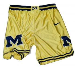 Authentic Vintage Nike Michigan Wolverines Basketball Shorts Size L 36 Fab 5