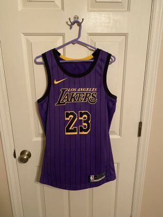 Los Angeles Lakers Lebron James 2018 - 2019 City Edition Swingman Nike Jersey Med