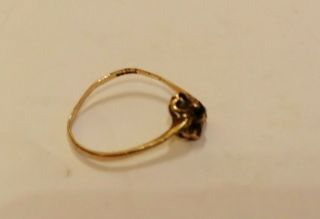 Vintage 9ct gold shamrock ring for scrap or restoration -.  9 gms 3