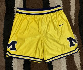 Authentic Vintage Nike Michigan Wolverines Basketball Shorts Size Xl 38 Fab 5
