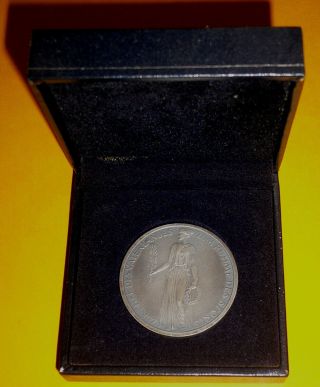 Games Of The Xi Olympiad Berlin 1936 Commemorative Visitor`s Silver Medal & Case