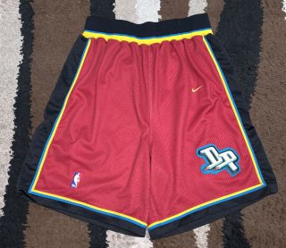 Authentic Vintage Nike Detroit Pistons Alternate Shorts Size 38