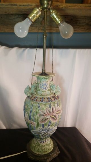 Vintage Oriental/asian Porcelain Vase Table Lamp Embellished Foo Dog And Lotus