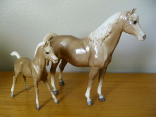 Breyer Vintage Glossy Palomino Family Arabian Mare And Foal