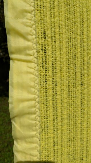 Vintage Waffle Weave Thermal Blanket Yellow Nylon Satin Trim Queen 84 x 72 2