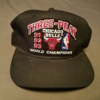 Vintage Chicago Bulls Three Peat 1993 Championship Black Snapback Hat Vtg Cap 23