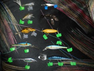12 Rare Vintage Assorted Sizes & Colors Hard Plastic Fishing Lures