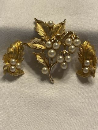 Vintage Trifari Gold Faux Pearl Cluster Leaf Brooch Pin Earrings