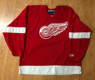 Vintage Detroit Red Wings Nhl Ccm Jersey Men’s Size Xl Red